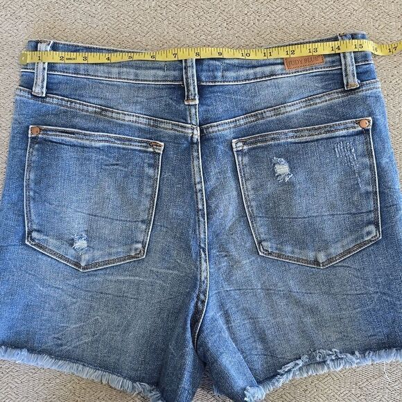 Judy Blue High Rise High Rise Cut Off Frayed Hem Denim Jean Shorts - Size Large - Picture 10 of 14
